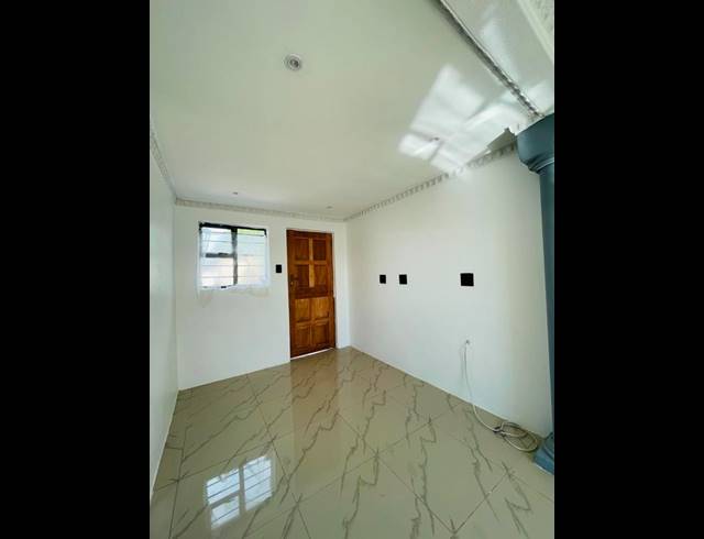 2 BEDROOM HOUSE FOR SALE IN KWAMASHU